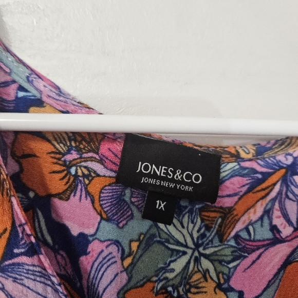 Jones&co Floral Ruffle Bottom Tank Top! - Picture 2 of 6
